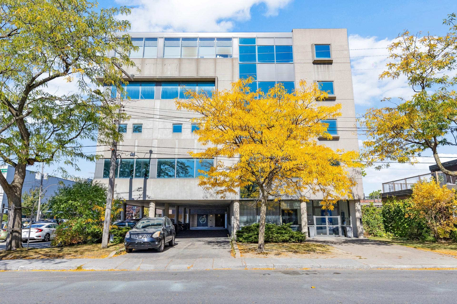 









5075


Rue De Sorel

,
Montréal (Côte-des-Neiges/Notre-Dame-de-Grâce),




QC
H4P1G6

