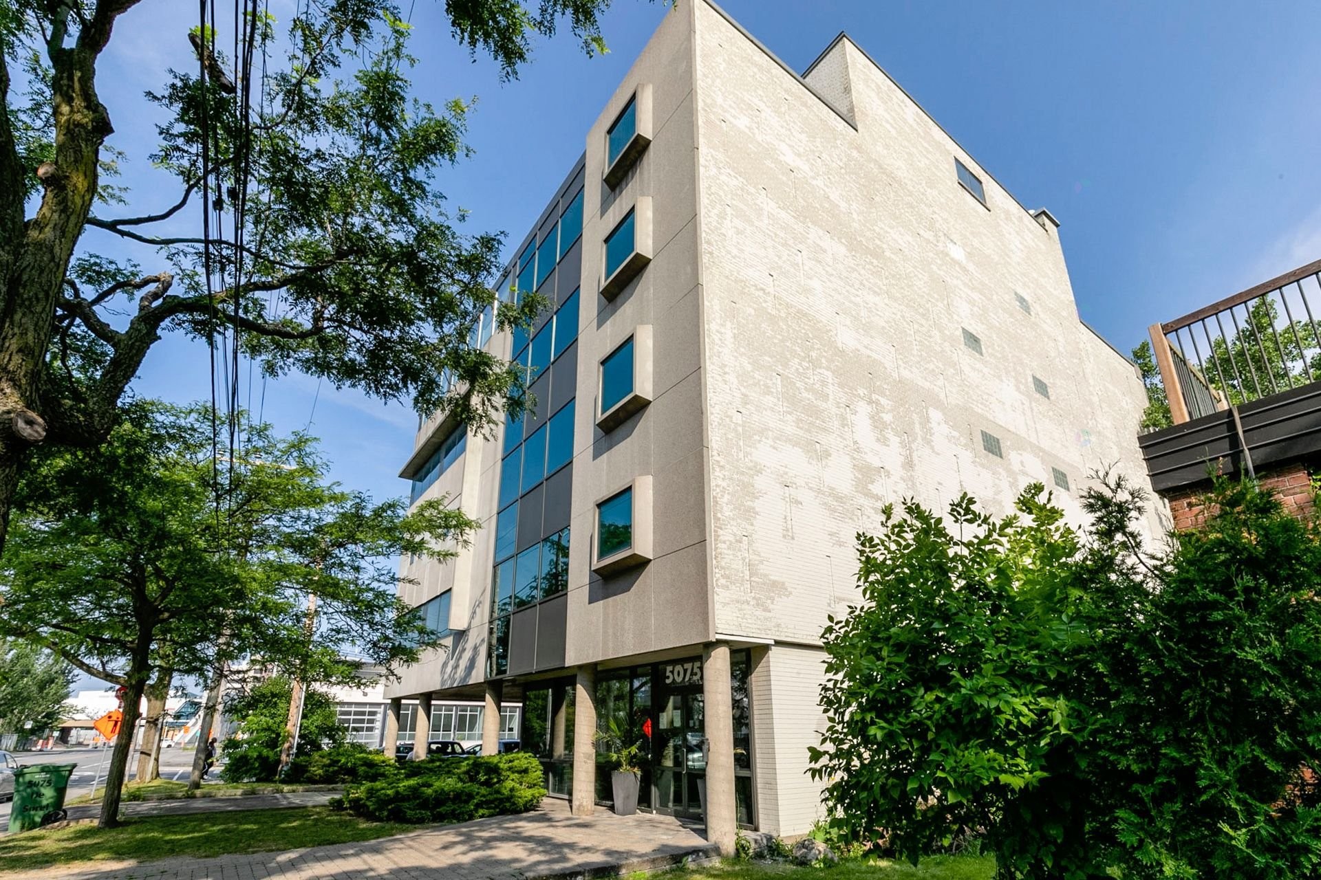 









5075


Rue De Sorel

,
Montréal (Côte-des-Neiges/Notre-Dame-de-Grâce),




QC
H4P1G6

