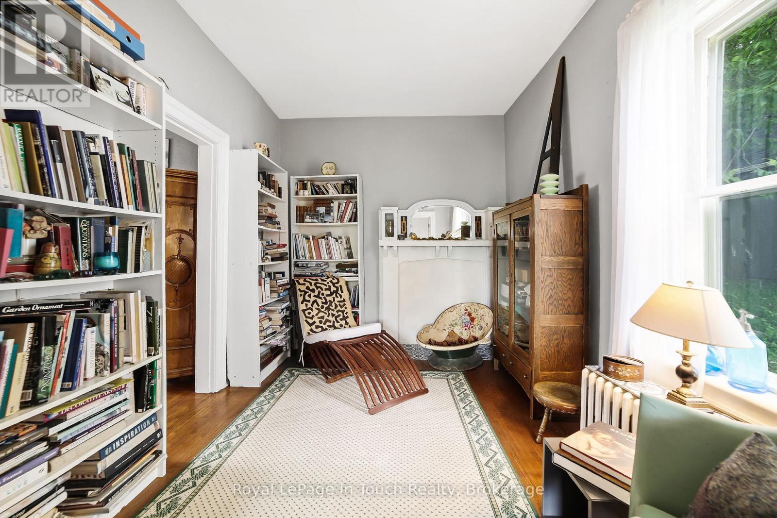 












233 QUEEN STREET

,
Midland,




Ontario
L4R3G9

