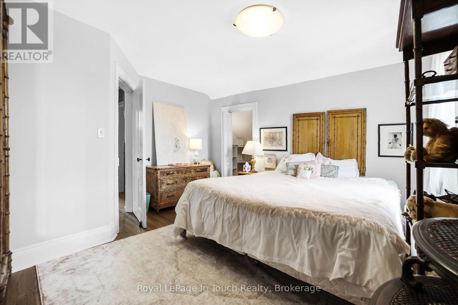 












233 QUEEN STREET

,
Midland,




Ontario
L4R3G9

