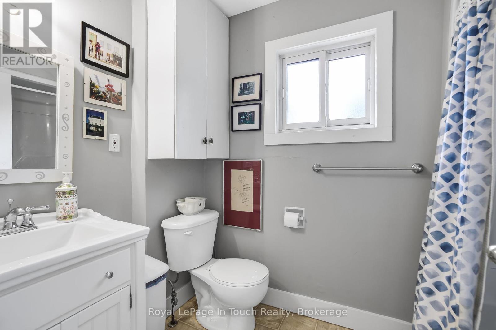 












233 QUEEN STREET

,
Midland,




Ontario
L4R3G9

