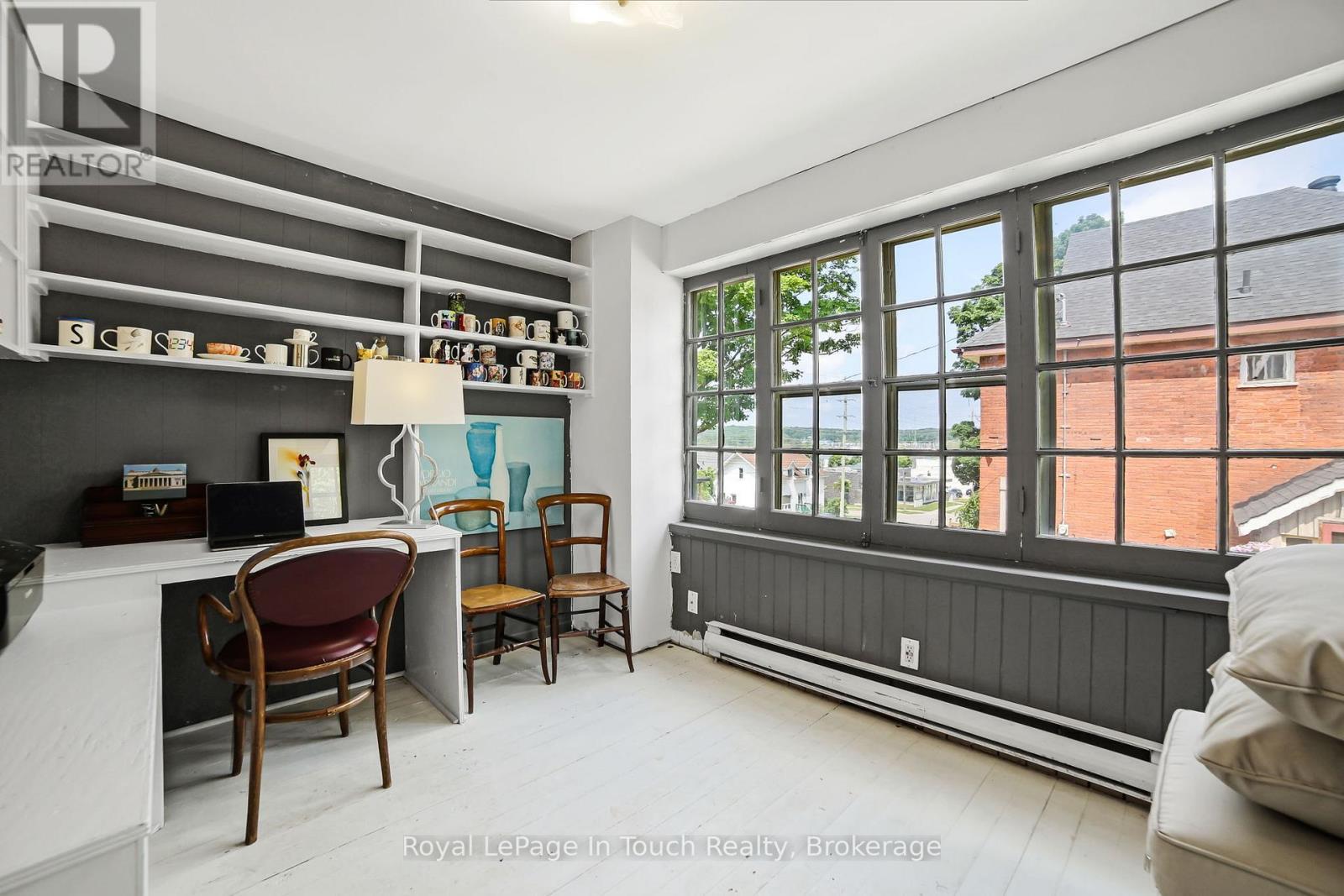 












233 QUEEN STREET

,
Midland,




Ontario
L4R3G9

