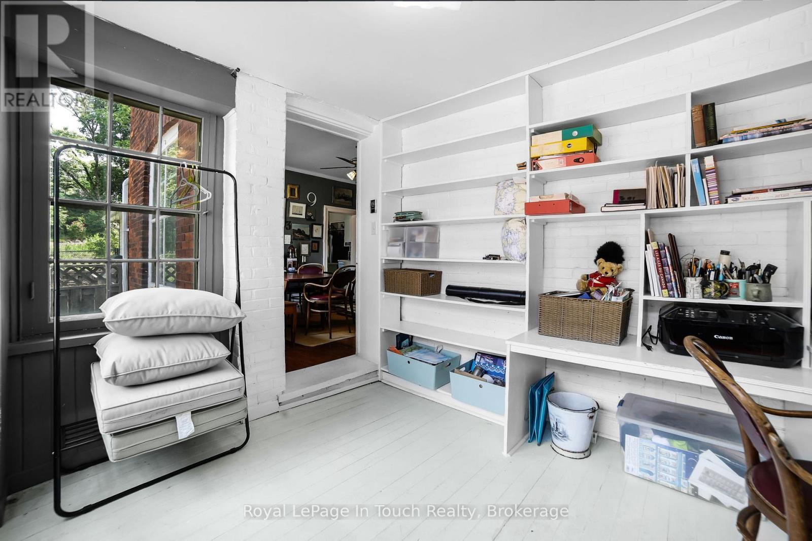 












233 QUEEN STREET

,
Midland,




Ontario
L4R3G9

