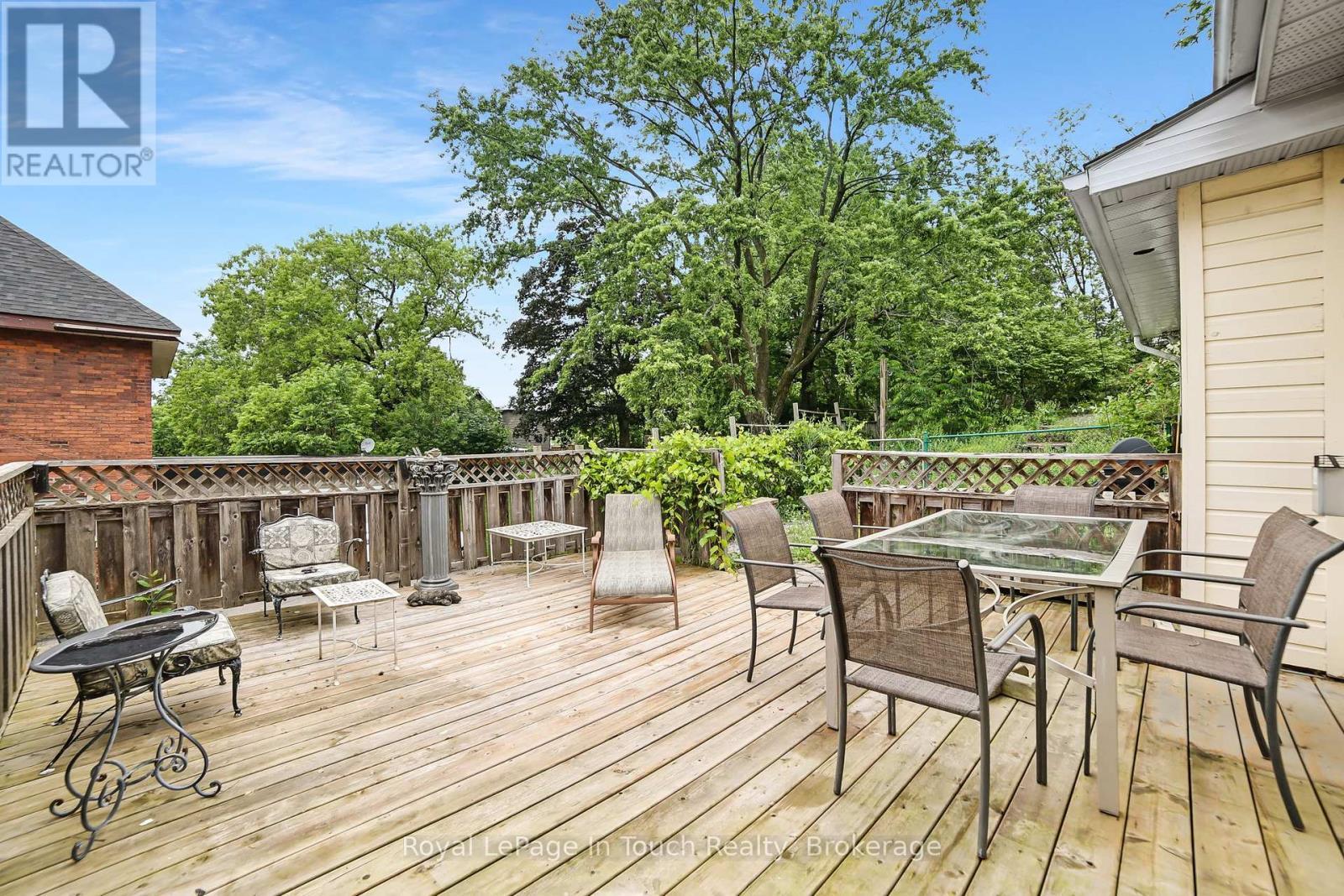 












233 QUEEN STREET

,
Midland,




Ontario
L4R3G9

