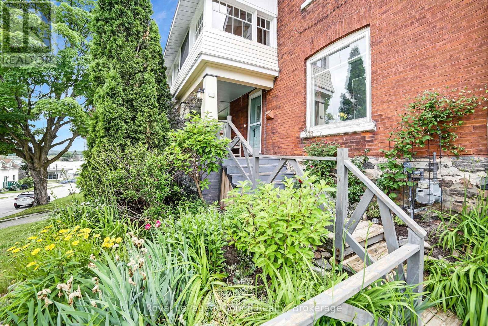 












233 QUEEN STREET

,
Midland,




Ontario
L4R3G9

