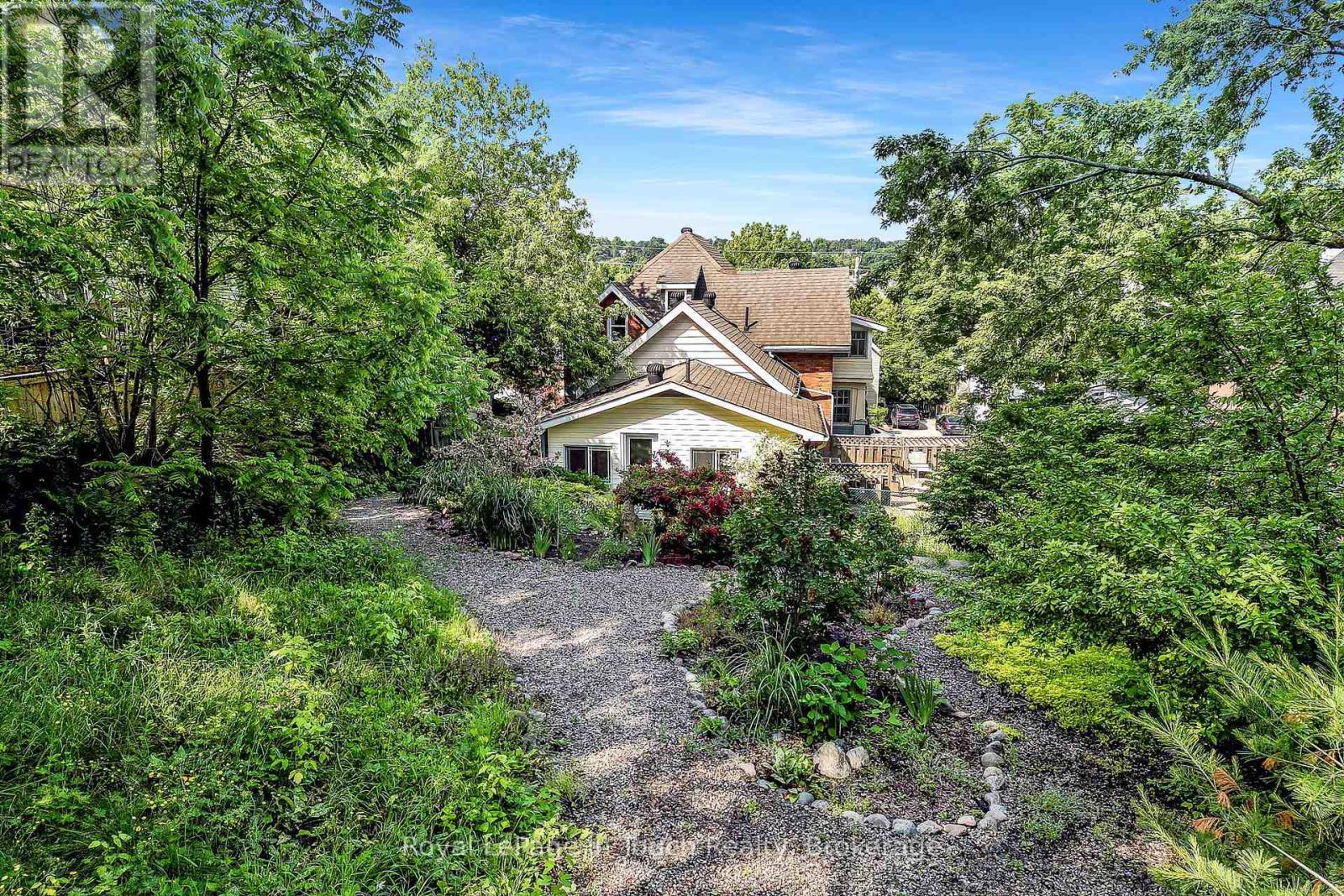 












233 QUEEN STREET

,
Midland,




Ontario
L4R3G9

