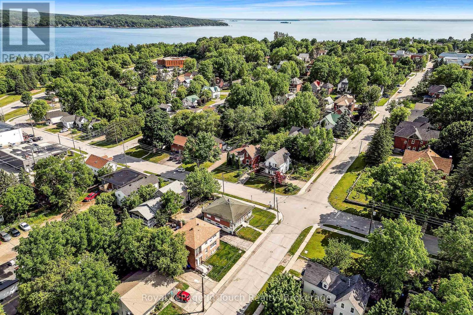 












233 QUEEN STREET

,
Midland,




Ontario
L4R3G9

