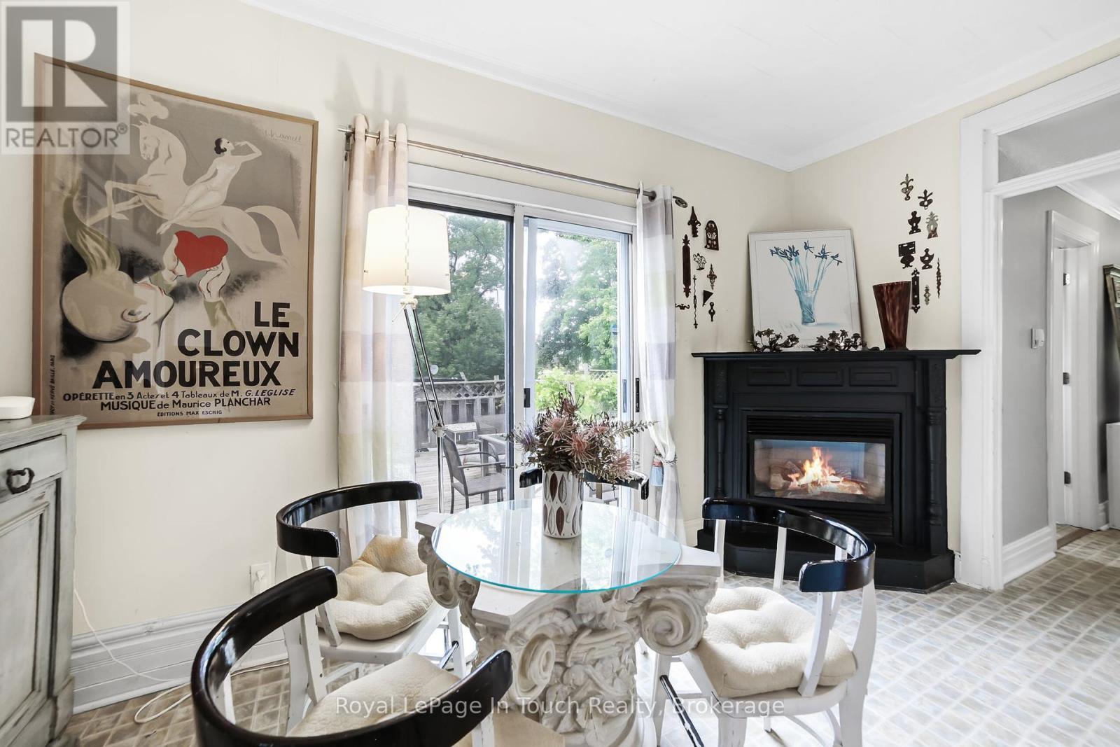 












233 QUEEN STREET

,
Midland,




Ontario
L4R3G9

