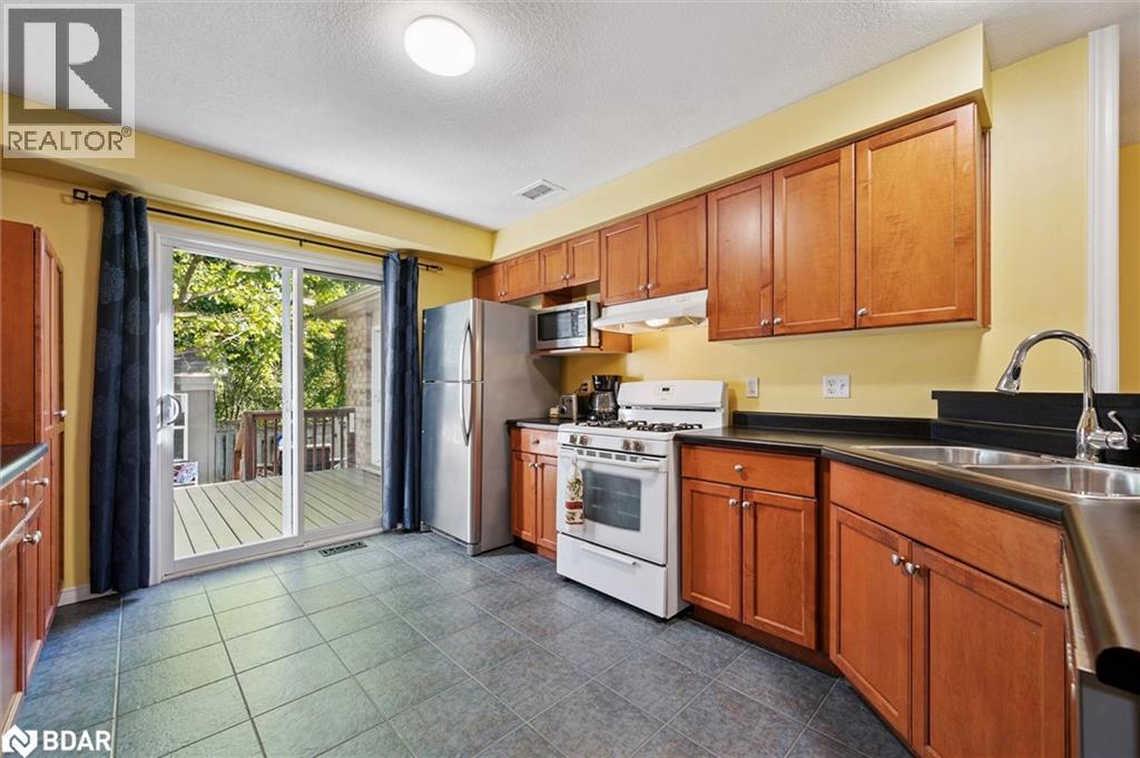 












37 SHACKLETON DR

,
Guelph,




Ontario
N1E7L3

