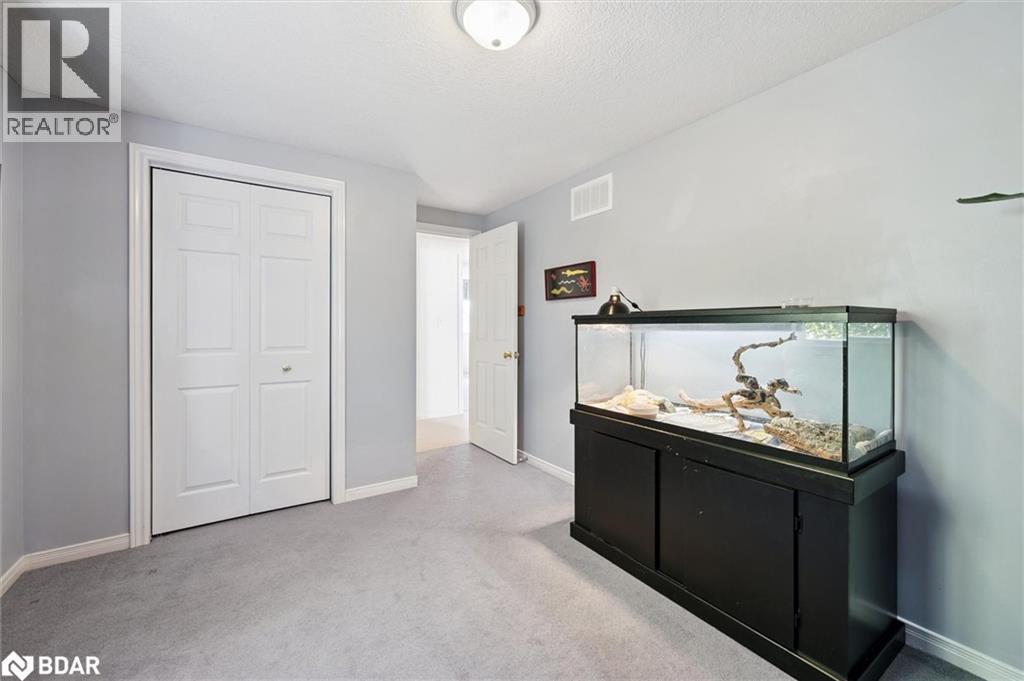 












37 SHACKLETON DR

,
Guelph,




Ontario
N1E7L3

