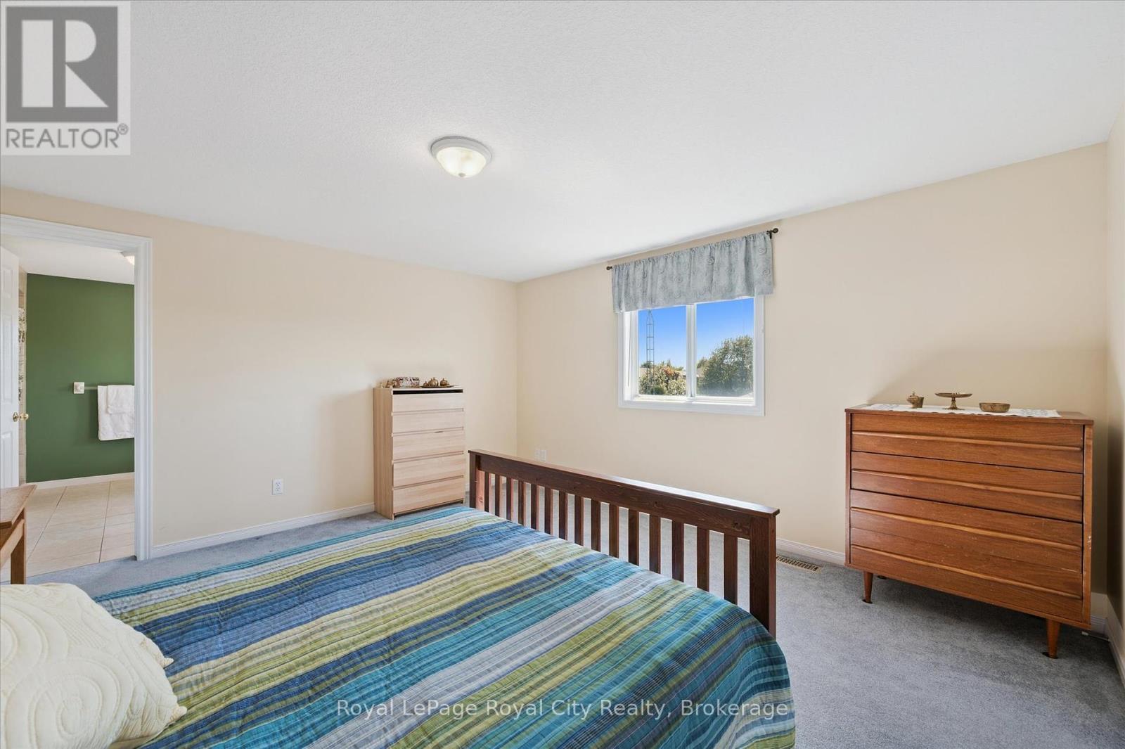 












37 SHACKLETON DRIVE

,
Guelph (Grange Road),




Ontario
N1E7L3

