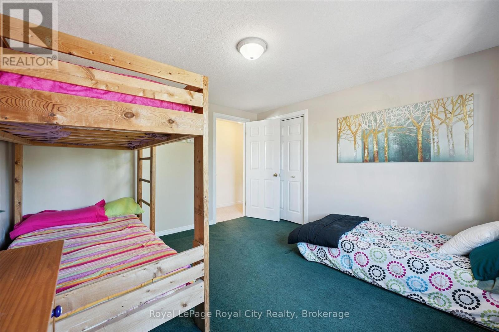 












37 SHACKLETON DRIVE

,
Guelph (Grange Road),




Ontario
N1E7L3

