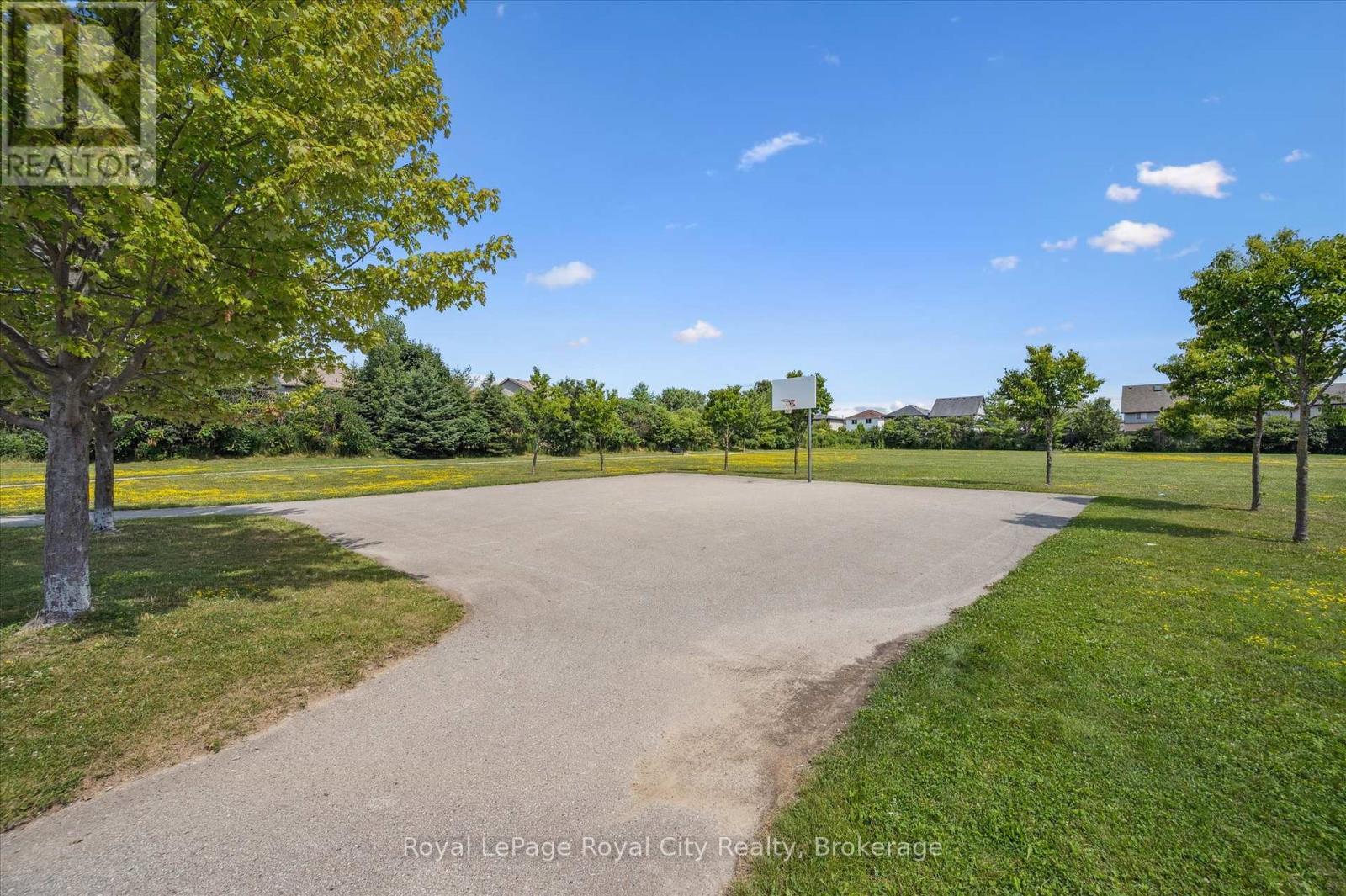 












37 SHACKLETON DRIVE

,
Guelph (Grange Road),




Ontario
N1E7L3

