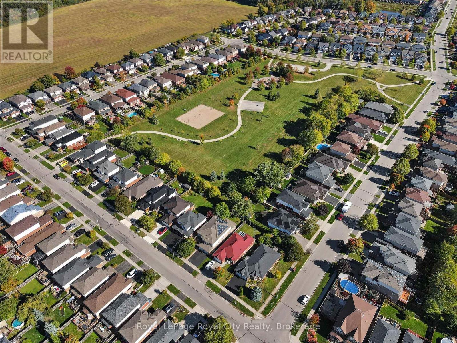 












37 SHACKLETON DRIVE

,
Guelph (Grange Road),




Ontario
N1E7L3

