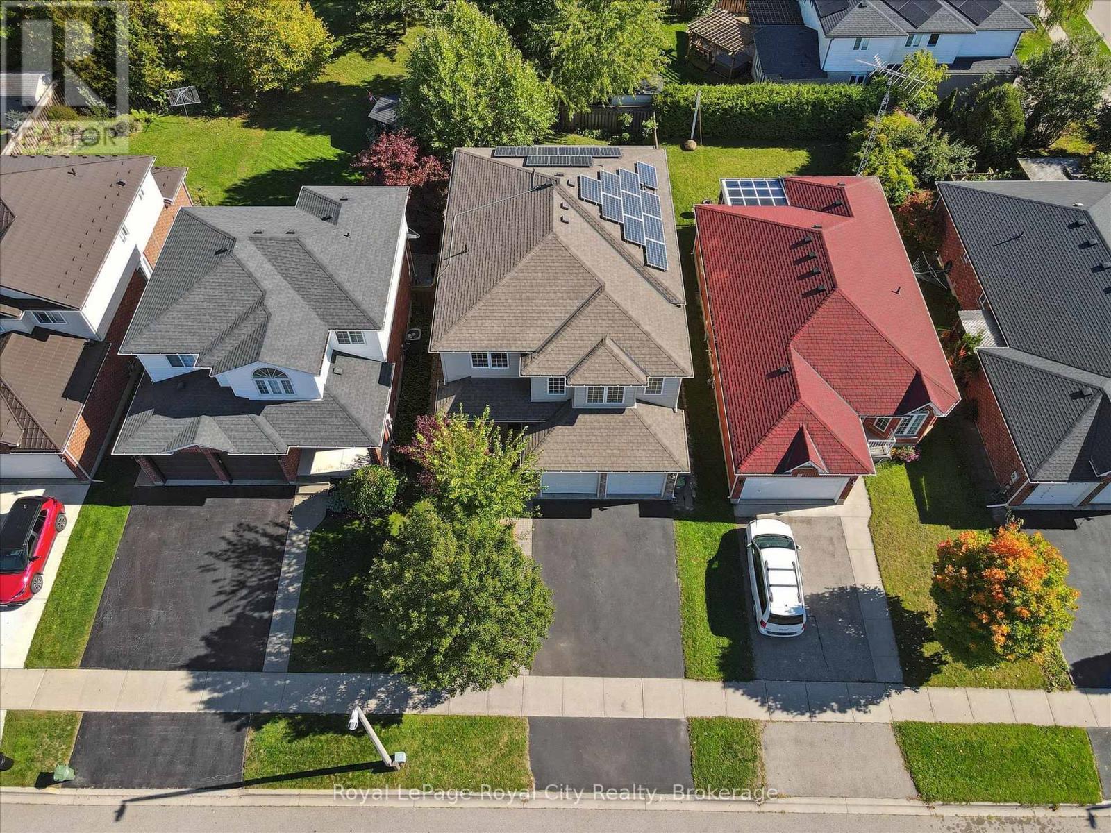 












37 SHACKLETON DRIVE

,
Guelph (Grange Road),




Ontario
N1E7L3

