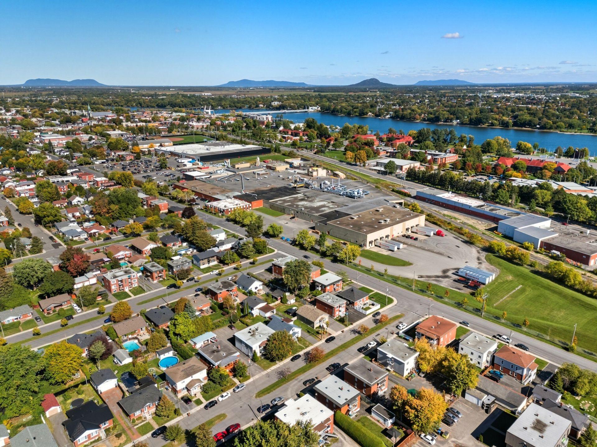 









150

 - 152


Rue Dollier

,
Saint-Jean-sur-Richelieu,




QC
J3B3P8

