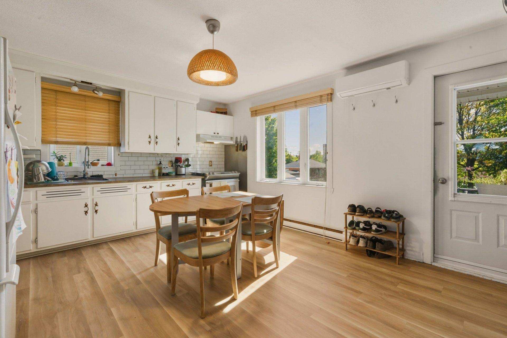 









150

 - 152


Rue Dollier

,
Saint-Jean-sur-Richelieu,




QC
J3B3P8

