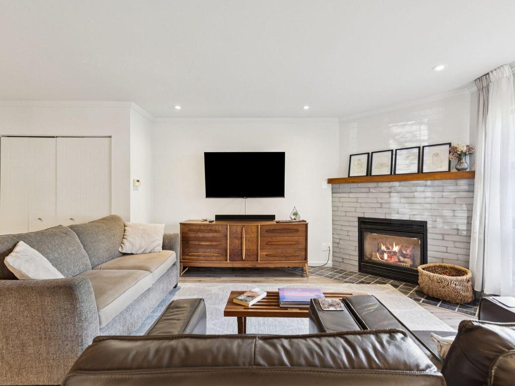 









105


Ch. de l'Érablière

, 2,
Mont-Tremblant,




QC
J8E1H5

