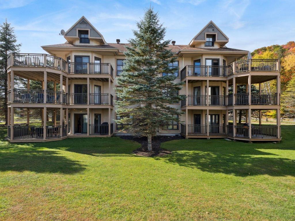 









105


Ch. de l'Érablière

, 2,
Mont-Tremblant,




QC
J8E1H5

