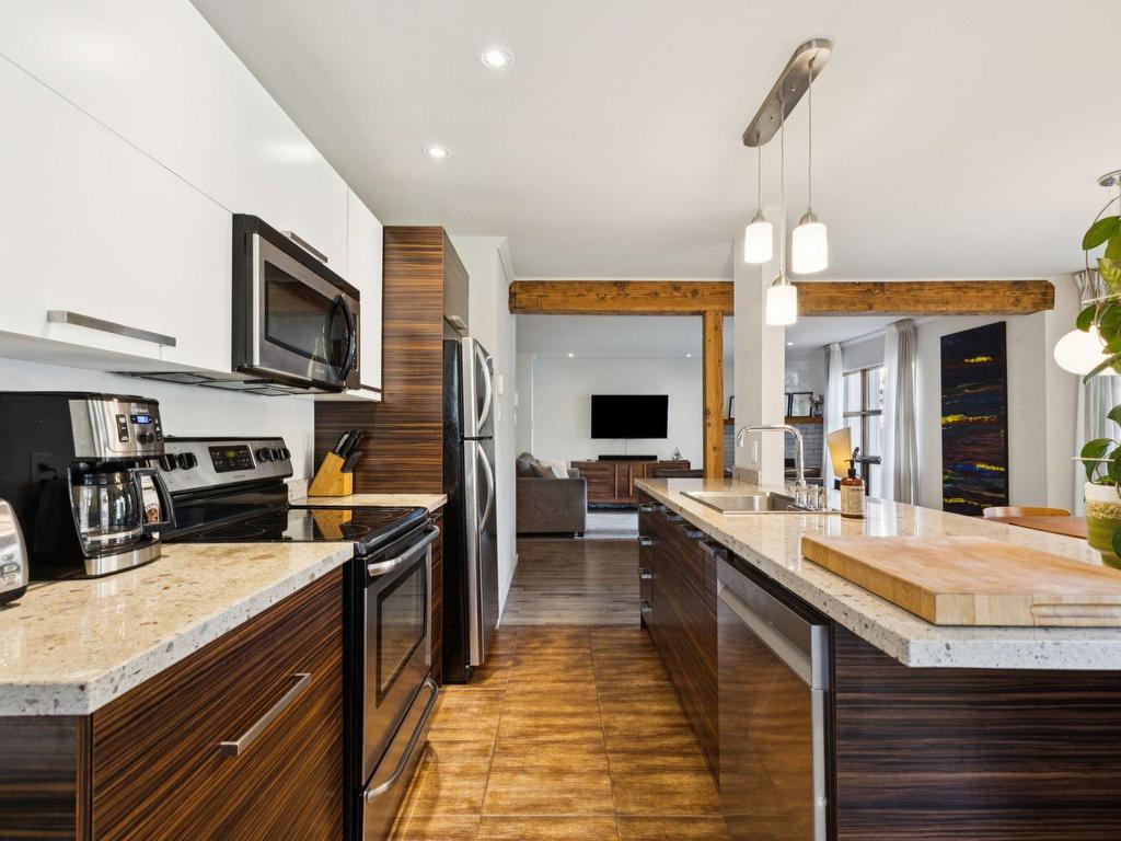 









105


Ch. de l'Érablière

, 2,
Mont-Tremblant,




QC
J8E1H5

