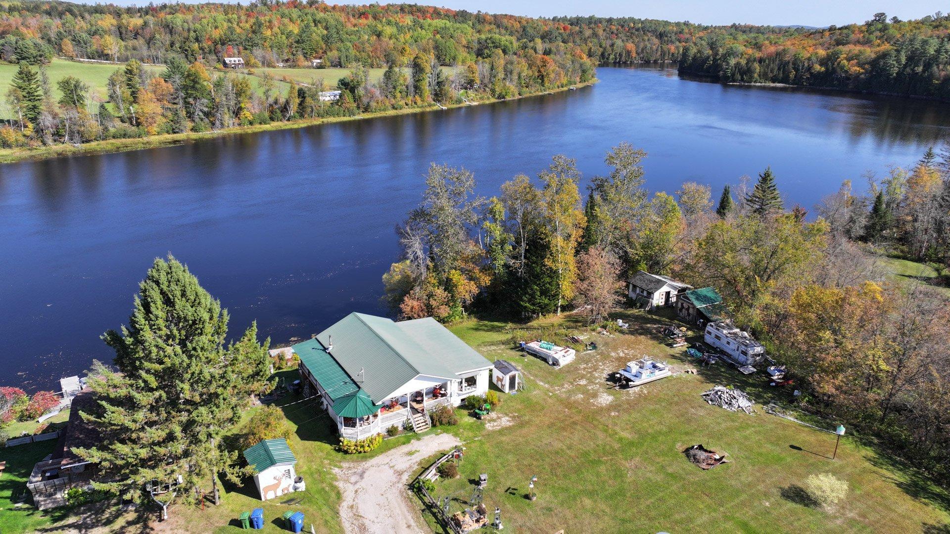 









6


Ch. Guilbeault

,
Gracefield,




QC
J0X1W0

