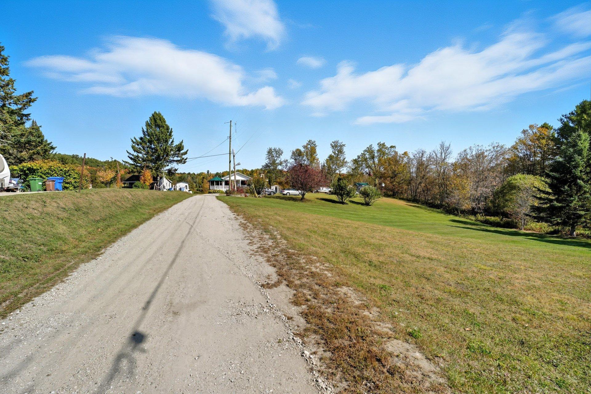 









6


Ch. Guilbeault

,
Gracefield,




QC
J0X1W0

