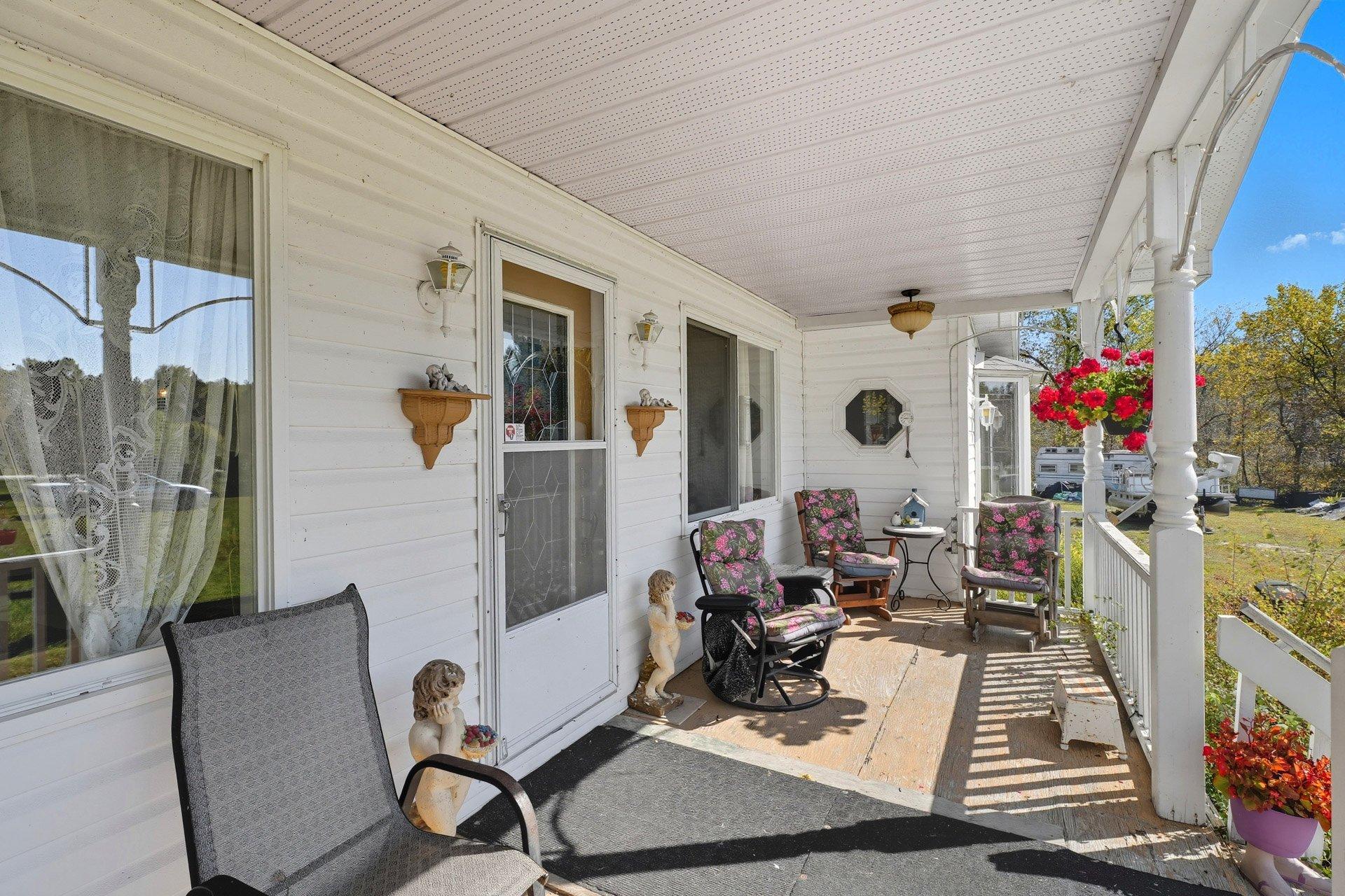 









6


Ch. Guilbeault

,
Gracefield,




QC
J0X1W0

