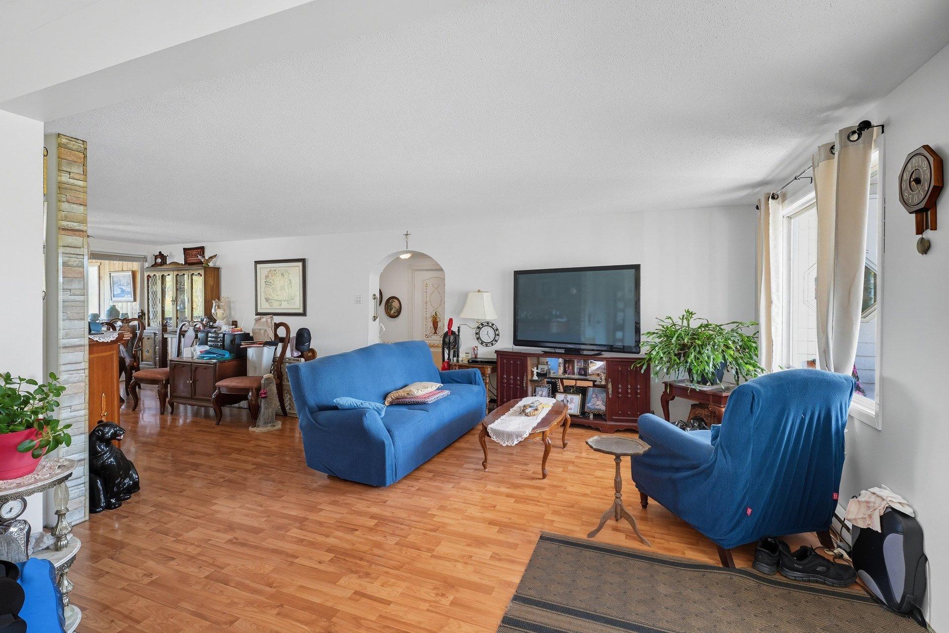 









6


Ch. Guilbeault

,
Gracefield,




QC
J0X1W0

