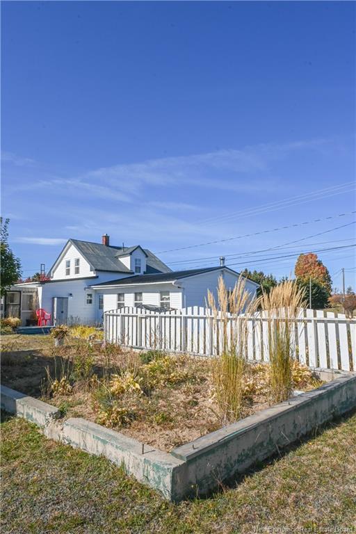 









1434


355

RTE,
Sainte-Rose,




NB
E1X 2X2

