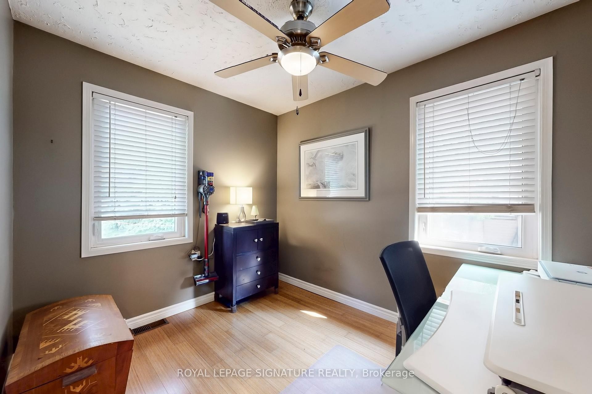 









871


Tenth

Street,
Mississauga,




ON
L5E 1S8

