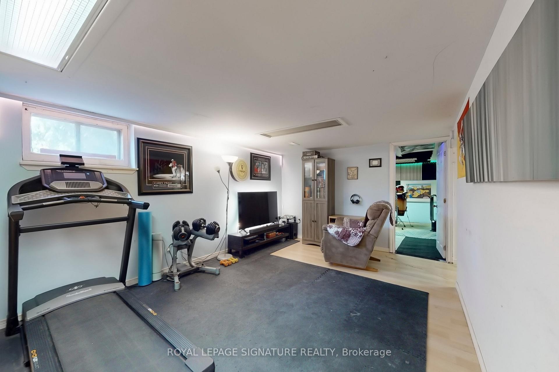 









871


Tenth

Street,
Mississauga,




ON
L5E 1S8

