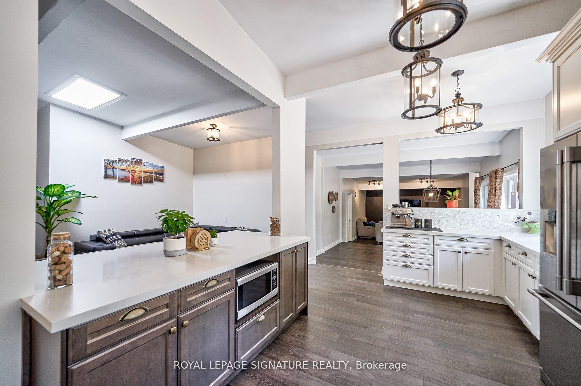 









6554


9th

Line,
New Tecumseth,




ON
L0G 1A0

