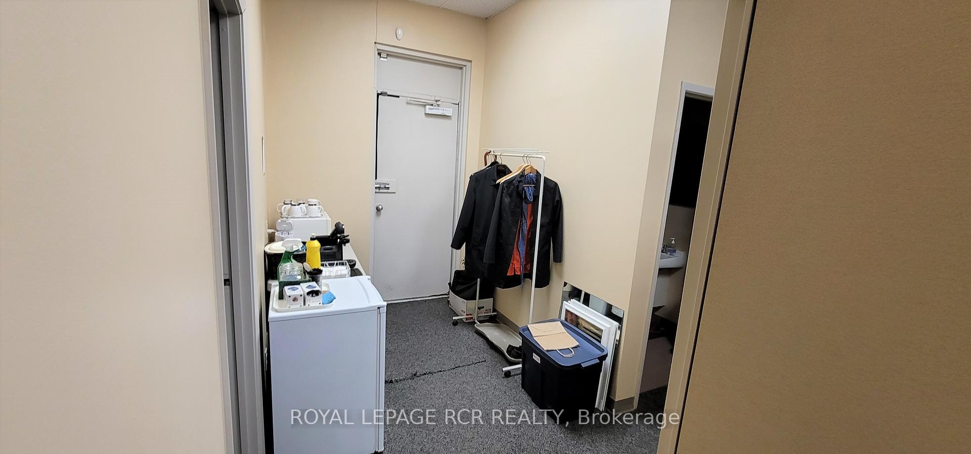 









1100


Davis

Drive, 8,
Newmarket,




ON
L3Y 8K3

