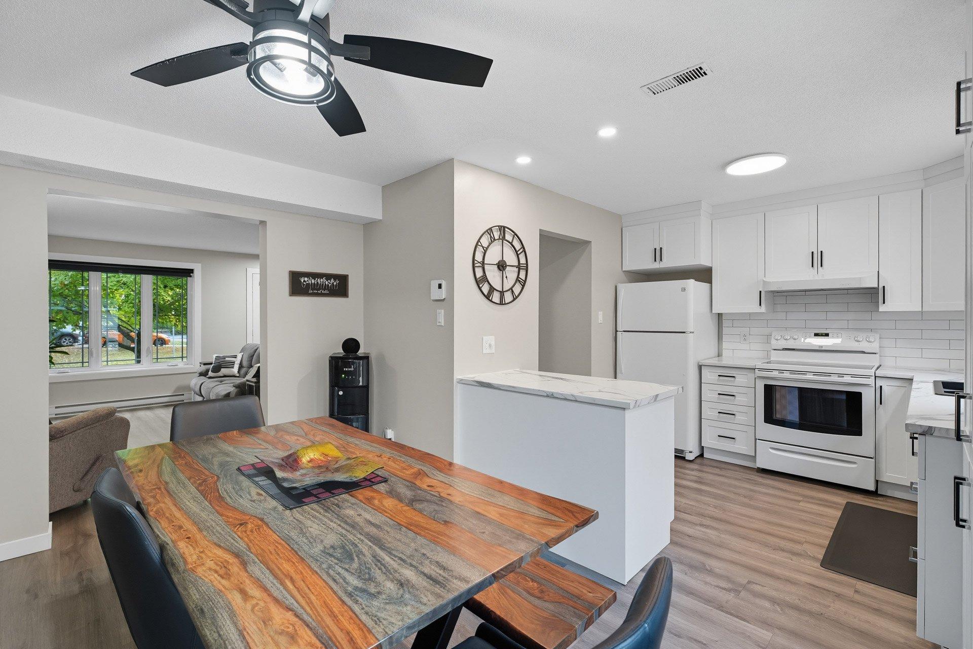 









219


Rue du Mont-Fleuri

,
Gatineau (Gatineau),




QC
J8R2H5

