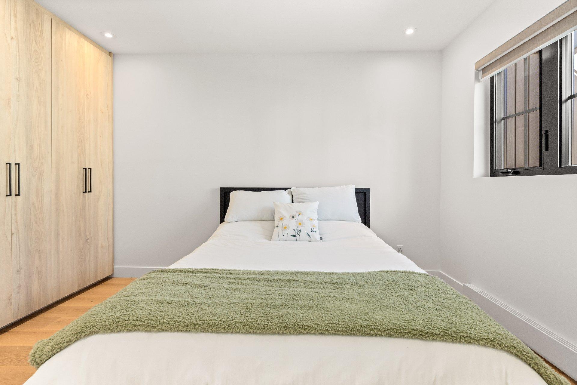 









165


Rue de Rouville

,
Bromont,




QC
J2L2B9

