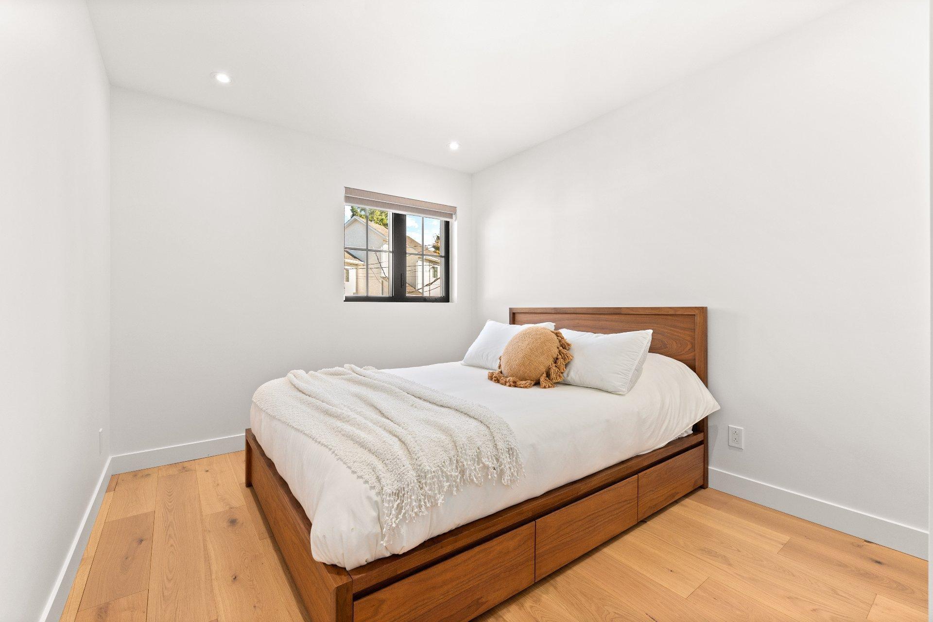 









165


Rue de Rouville

,
Bromont,




QC
J2L2B9

