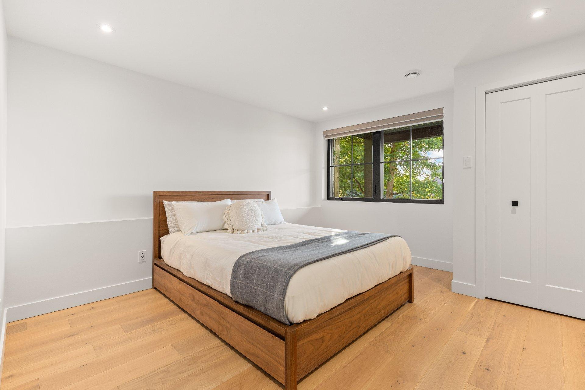 









165


Rue de Rouville

,
Bromont,




QC
J2L2B9

