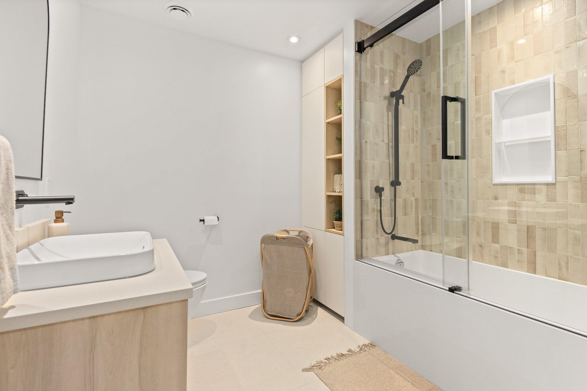 









165


Rue de Rouville

,
Bromont,




QC
J2L2B9

