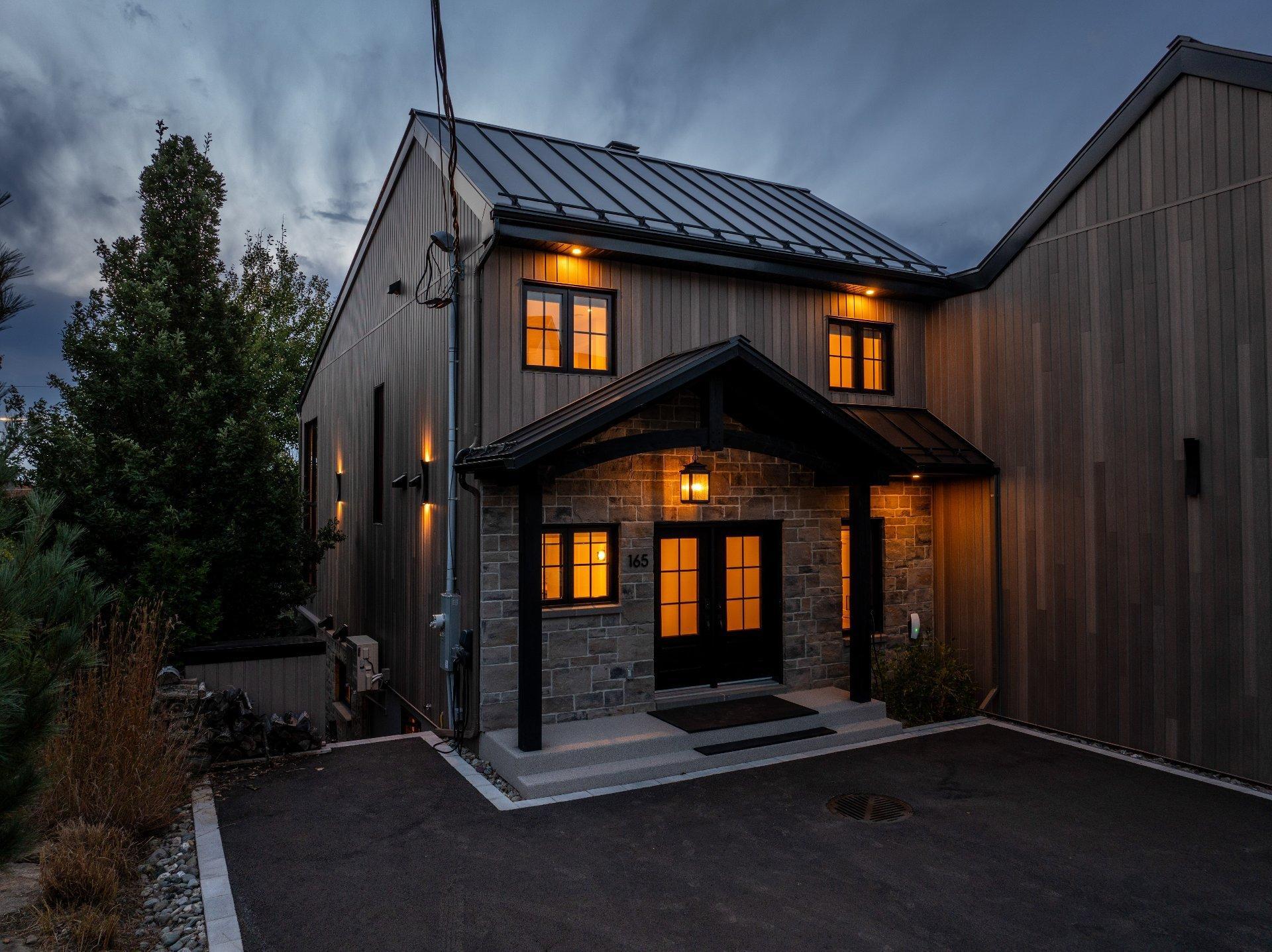 









165


Rue de Rouville

,
Bromont,




QC
J2L2B9

