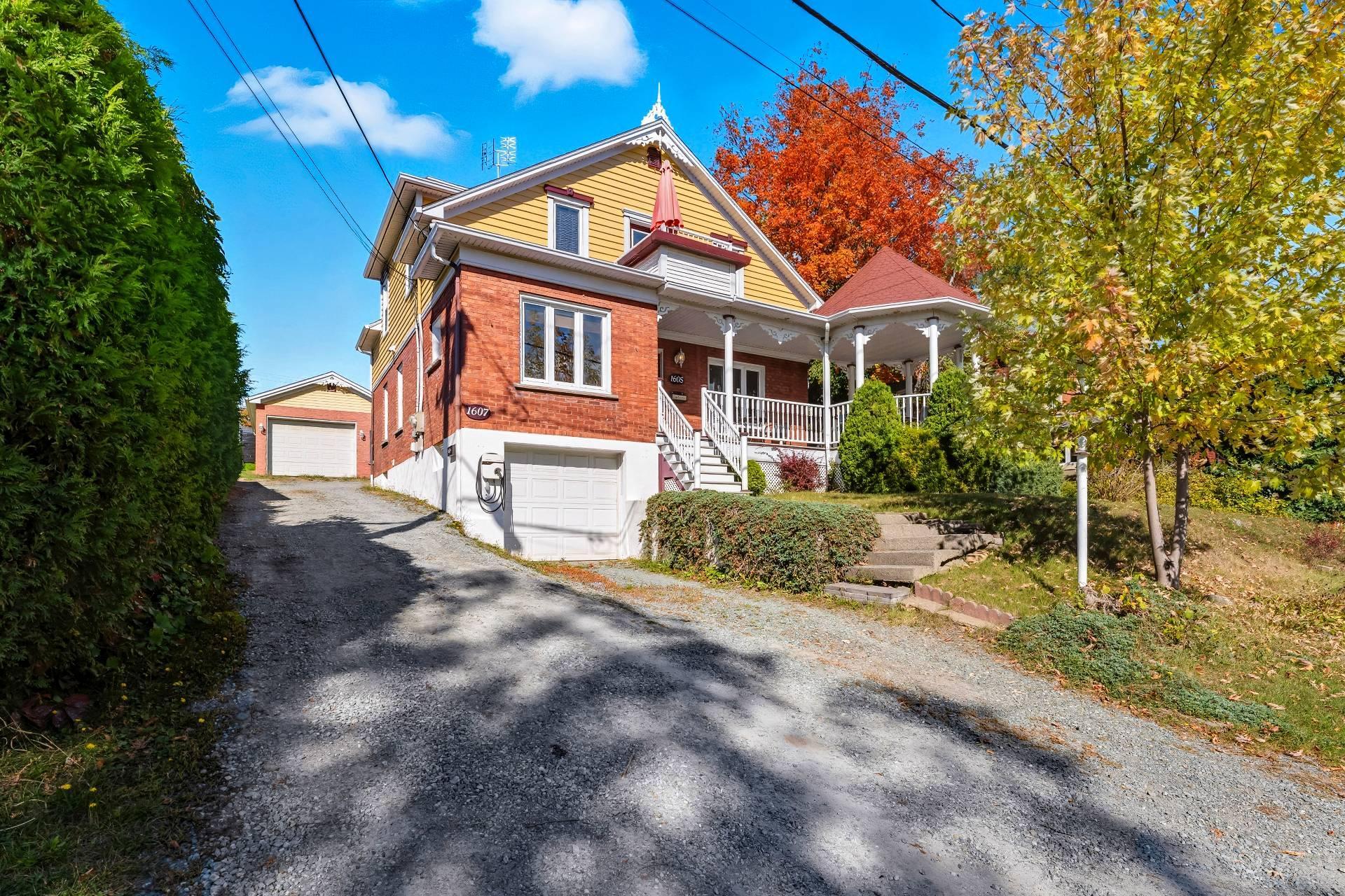 









1605

 - 1607


Rue Marcil

,
Sherbrooke (Les Nations),




QC
J1J2H6

