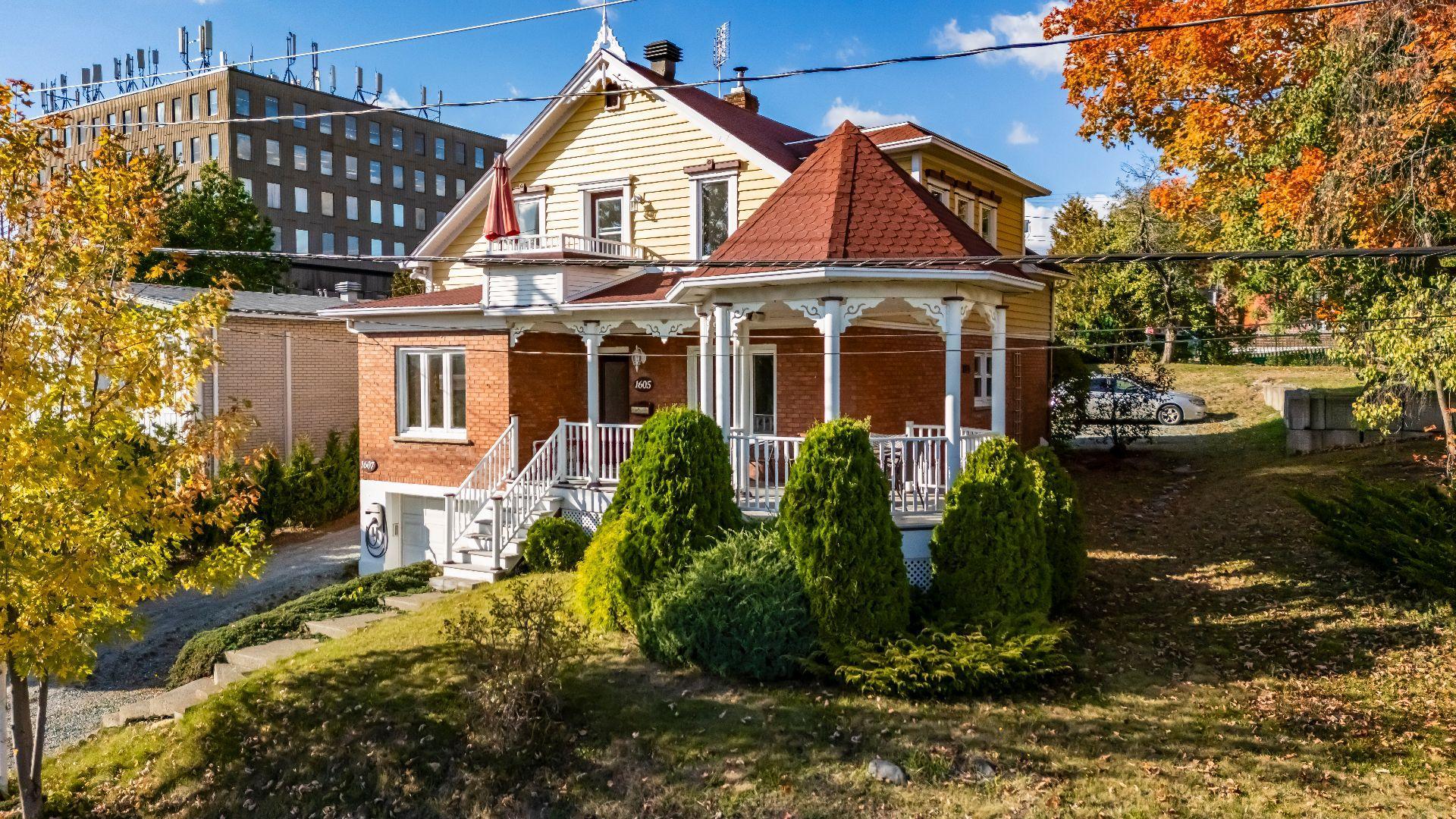 









1605

 - 1607


Rue Marcil

,
Sherbrooke (Les Nations),




QC
J1J2H6

