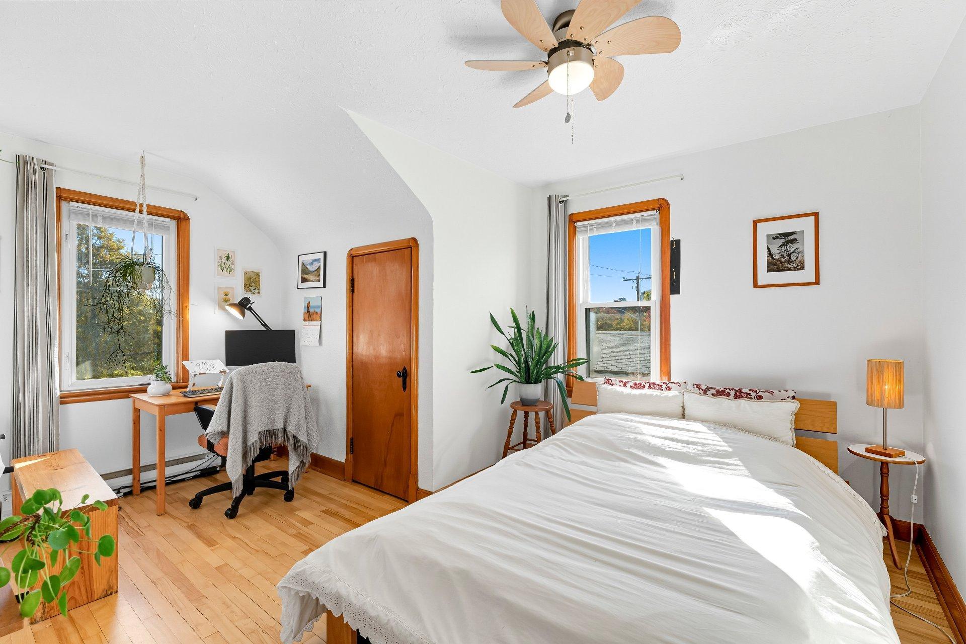 









1605

 - 1607


Rue Marcil

,
Sherbrooke (Les Nations),




QC
J1J2H6

