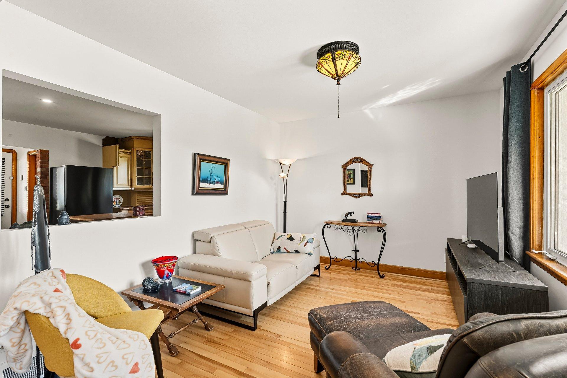









1605

 - 1607


Rue Marcil

,
Sherbrooke (Les Nations),




QC
J1J2H6

