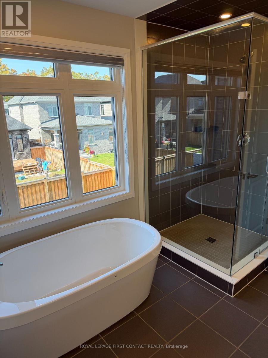 












UPPER - 25 PADDINGTON GROVE

,
Barrie,




Ontario
L9J0J3

