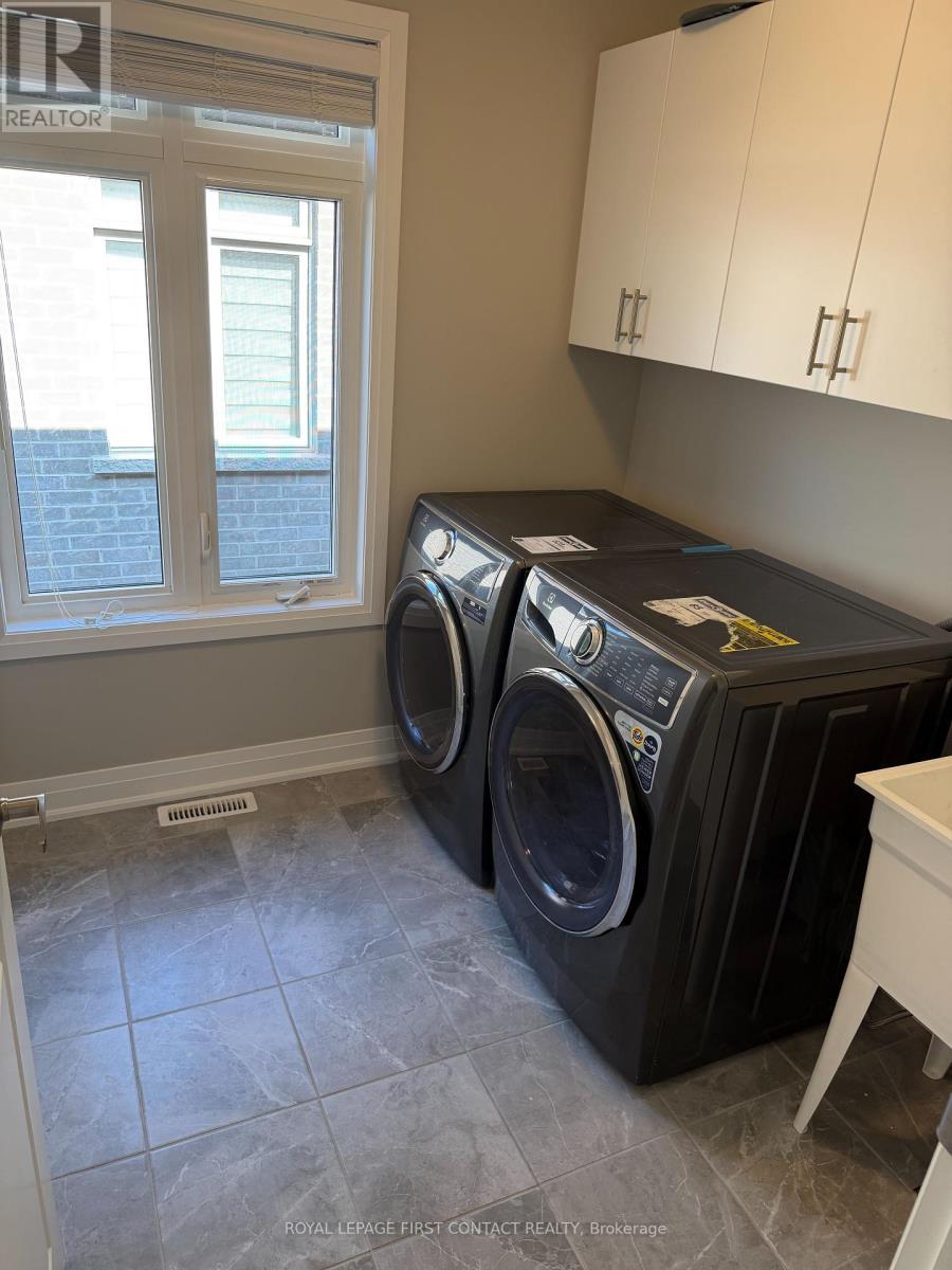 












UPPER - 25 PADDINGTON GROVE

,
Barrie,




Ontario
L9J0J3

