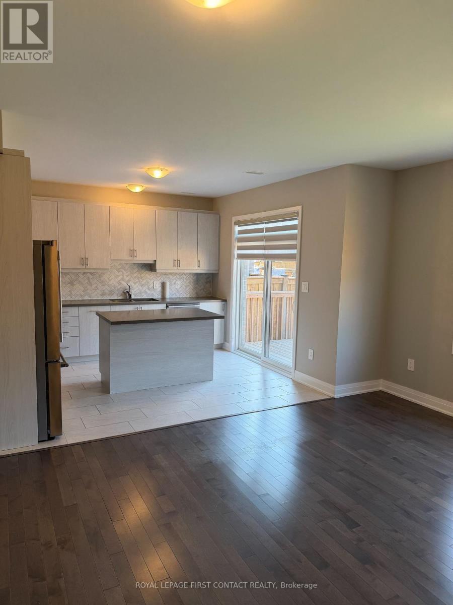 












UPPER - 25 PADDINGTON GROVE

,
Barrie,




Ontario
L9J0J3


