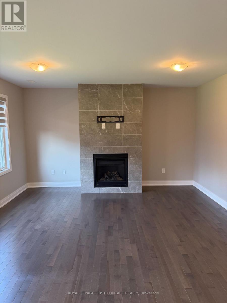 












UPPER - 25 PADDINGTON GROVE

,
Barrie,




Ontario
L9J0J3

