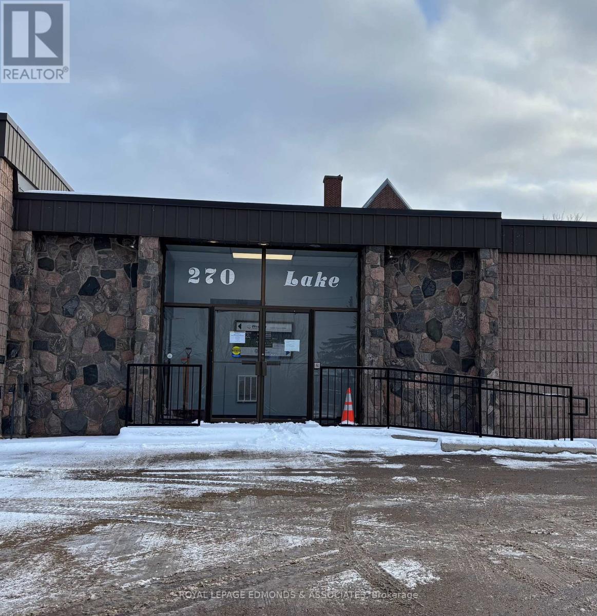 












C - 270 LAKE STREET

,
Pembroke,




Ontario
K8A7Y9

