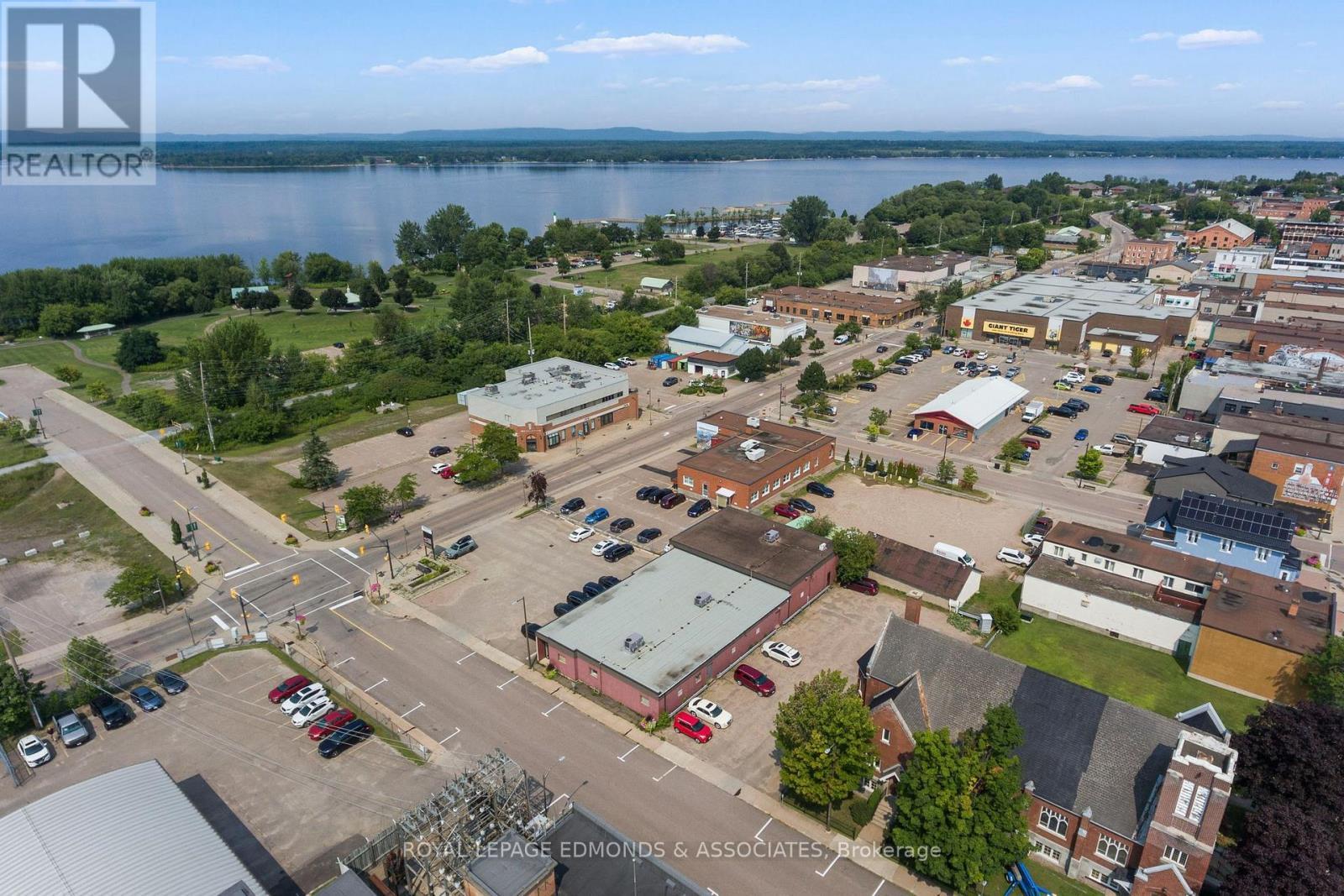 












C - 270 LAKE STREET

,
Pembroke,




Ontario
K8A7Y9

