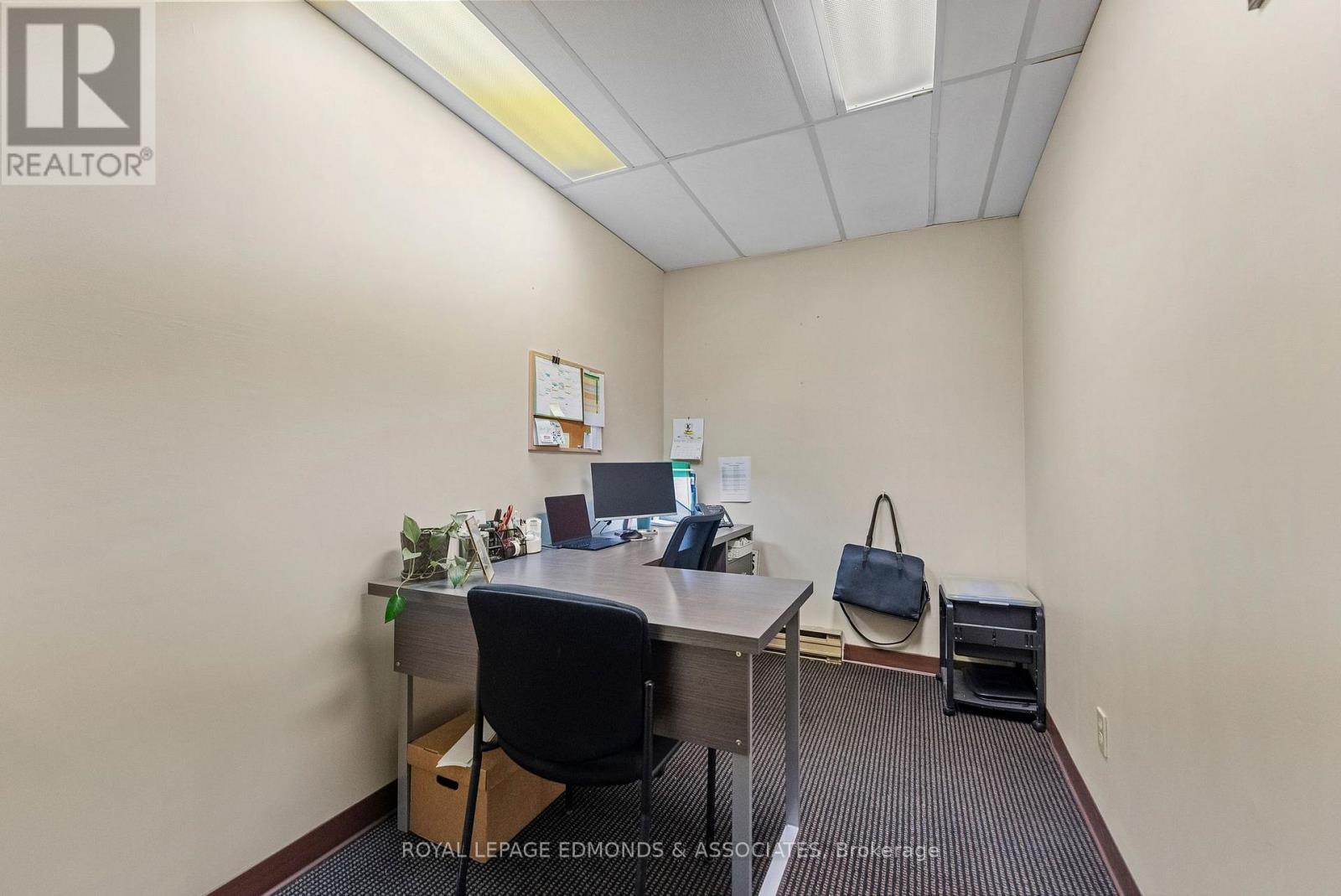 












A,B - 270 LAKE STREET

,
Pembroke,




Ontario
K8A7Y9

